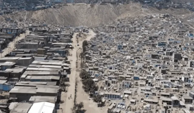  Las tumbas se encuentran a pocos metros de las viviendas en el cementerio Señor de los Milagros. Foto: captura de YouTube/Frans   