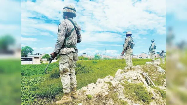  Tumbes. Miembros del Ejército peruano permanecen en la zona del Canal Internacional. Foto: difusión   