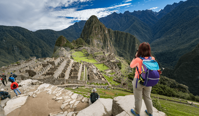 Los peruanos aprovechan este feriado largo para viajar junto con sus familiares y amigos. Foto: Andina   