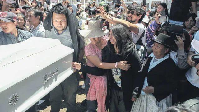  Dolor. Los fallecidos fueron en su mayoría personas jóvenes. Foto: AFP 