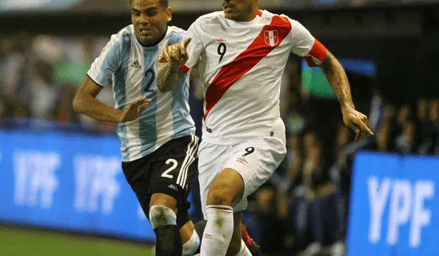 Paolo Guerrero fue titular en el partido que se enfrentó a Fernando Gago como jugadores con la selección peruana. Foto: Archivo GLR 