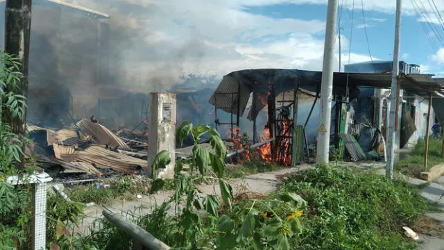  Vivienda quedó completamente destruida. Foto: Compañía de Bomberos Zarumilla 89/Facebook   