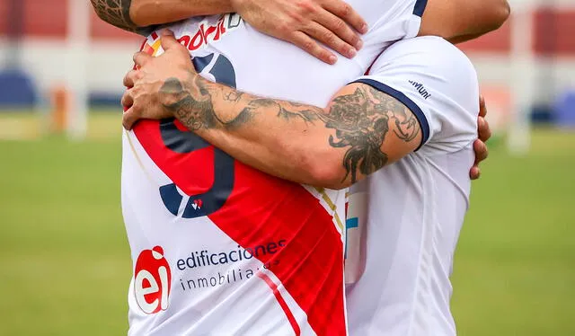 Pablo Erustes junto a Luis Ramos, el otro delantero centro de Deportivo Municipal. Foto: Prensa Deportivo Municipal   
