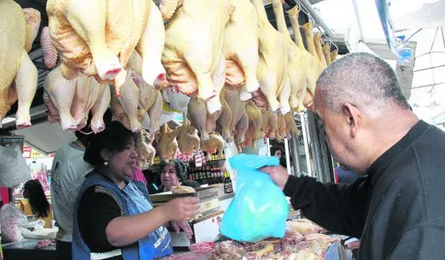  "Las ollas comunes deberían recibir ayuda del aparato público y el sector privado, ya que están resolviendo el problema de alimentación de los peruanos”. Foto: John Reyes/La República   