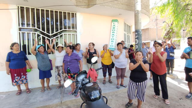  Los vecinos piden la intervención de Epsel. Foto: Emmanuel Moreno / La República   