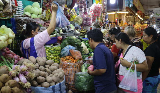 La inflación aumenta precio de alimentos. Foto: La República   
