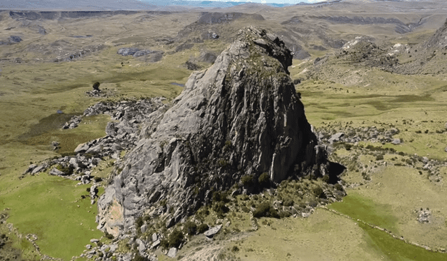  Cerro Gorila es considerado un guardián de las minas de oro del Valle Mantaro. Foto: captura de Frans/YouTube   