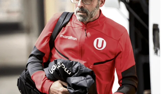 Carlos Compagnucci fue el primer DT de la Liga 1 en ser cesado de su cargo en 2023. Foto: Universitario   