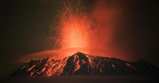 Erupción de volcán Popocatépetl. Foto: AFP   