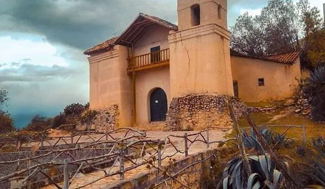  La Capilla del Copón está ubicada cerca a la falda del cerro San Cristobal. Foto: Mi Perú/Facebook   