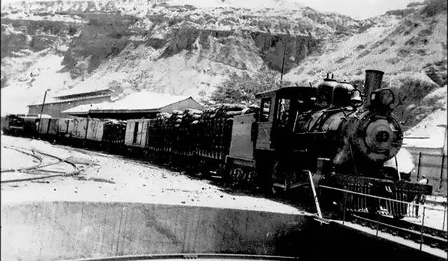  Tornamesa en la estación de Paita. Foto: Paitaenlinea   