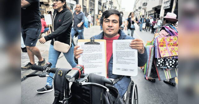  Vulnerables. Ambulantes con discapacidad quieren trabajar. Foto: John Reyes.   