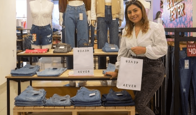 Melanie Domínguez junto con su esposo son creadores de la marca 4EVER. Foto: Andrés Paredes/PerúRetail   