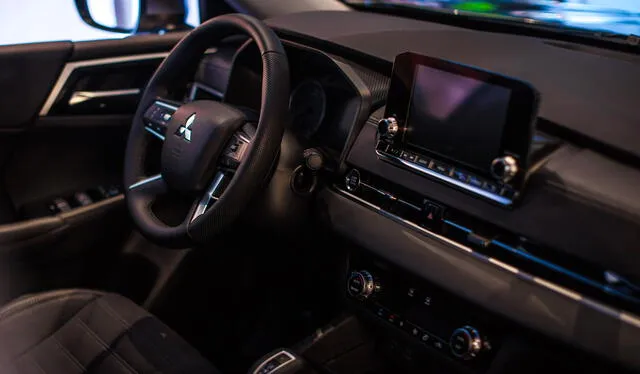  La nueva SUV tiene conexiones a Android Auto y AppleCar. Foto: Mitsubichi<br><br>   