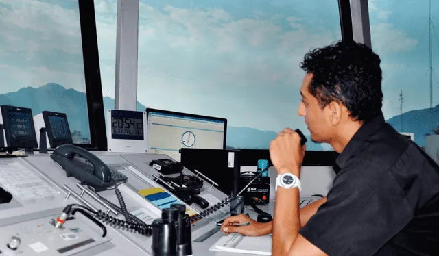 Para ser controlador aéreo se debe aprobar el Curso Básico de Control de Tránsito Aéreo. Foto: Andina   