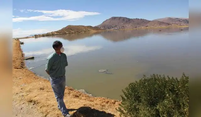 El Lago Titicaca es contaminado por los desagües de ciudades y minería informal. Foto: La República. El Lago Titicaca es contaminado por los desagües de ciudades y minería informal. Foto: La República.