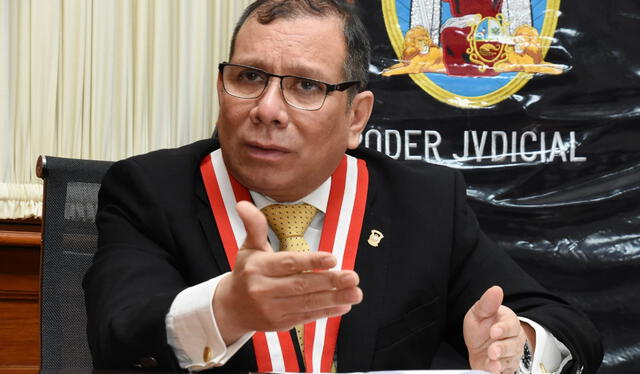  Javier Arévalo, presidente del Poder Judicial, brindó su apoyo al agraviado. Foto: Poder Judicial 