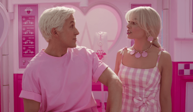 Ryan Gosling y Margot Robbie como Ken y Barbie. Foto: Warner Bros.   