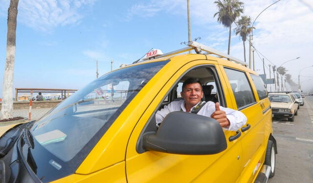  Los taxistas autorizados por la ATU pueden acceder a una serie de promociones y descuentos en servicios y productos. Foto: Andina   