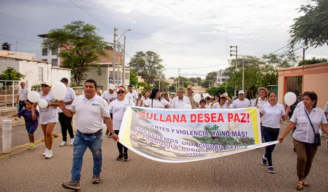  Los ciudadanos de Sullana marcharon por la paz esperando que su pedido sea escuchado. Foto: MPS    