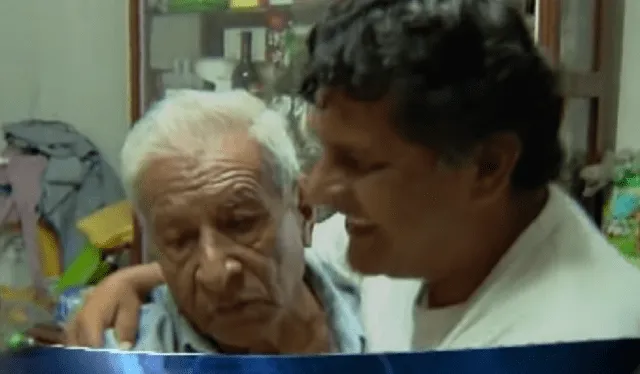 Nicanor Flores junto a su padre en Lima. Foto: captura Panamericana TV   