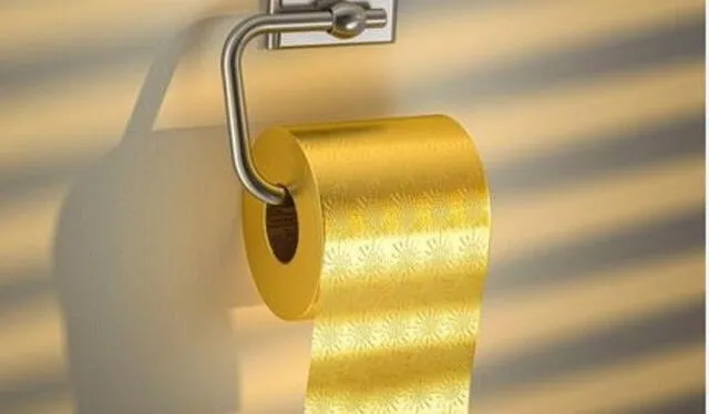 The Toilet Paper Man está compuesto de seda y oro. Foto: El mañana   