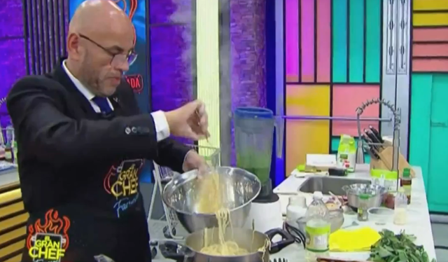  Mr. Peet hizo su debut en la cocina de "El gran chef: famosos". Foto: captura de Latina 