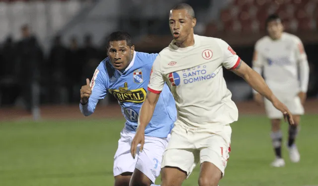 José Shoro anotó sus únicos goles con Sporting Cristal en 2011 ante Universitario. Foto: archivo GLR   