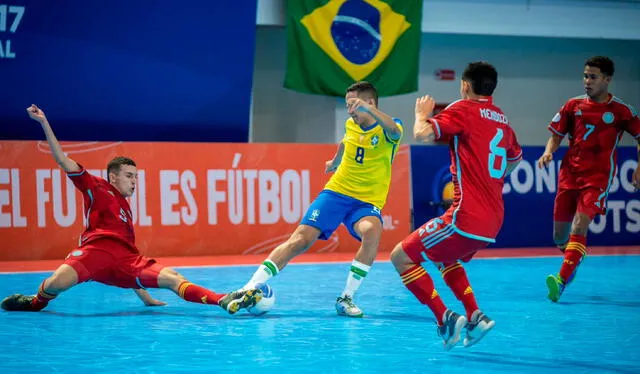 Brasil venció a Colombia por 3-0 en la otra semifinal. Foto: CBF_Futsal/Twitter   