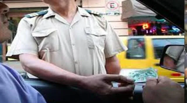 Los policías son investigados por pedir dinero a cambio de no intervenir a transportistas de Tumbes. Foto: difusión   