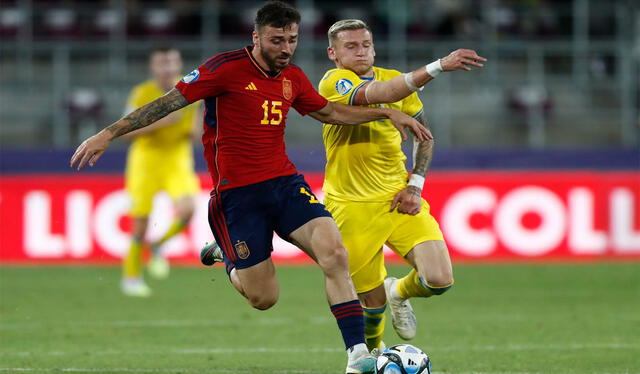 España rescató un empate ante Ucrania en la última fecha y terminó como primero de su grupo. Foto: EFE   
