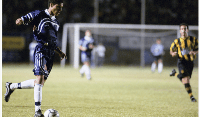 Paolo Guerrero ingresó en los minutos finales de la Copa El Gráfico-Perú 2002-I. Foto: Historial Blanqiazul   