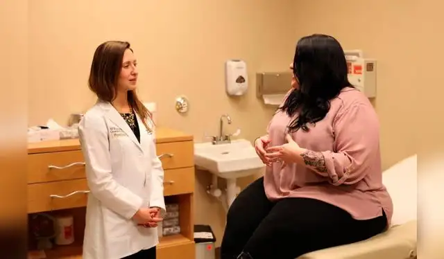 En 2017, Nicci Triefenbach decidió someterse una histerectomía. Foto: BBC Three En 2017, Nicci Triefenbach decidió someterse una histerectomía. Foto: BBC Three