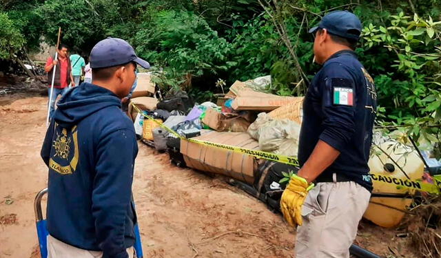 Autoridades mexicanas señalan que el conductor de la unidad perdió el control en el municipio de Magdalena Peñasco. Foto. AFP   