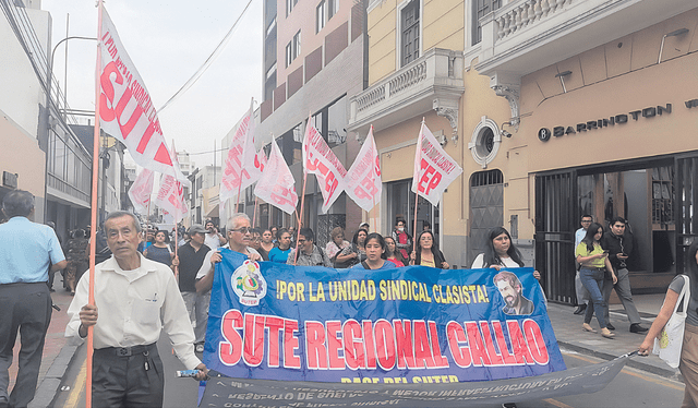 Secretario general del Sutep, Lucio Castro, aclara que no tienen nada que ver con la "Toma de Lima". Secretario general del Sutep, Lucio Castro, aclara que no tienen nada que ver con la "Toma de Lima".
