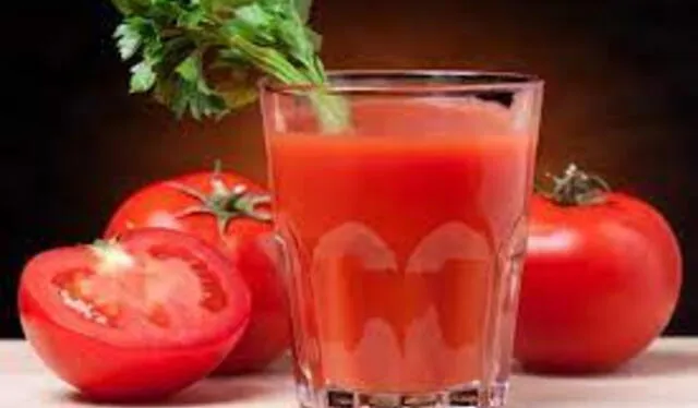  El zumo de tomate puede beberse o aplicarse sobre la piel quemada. Foto: difusión   
