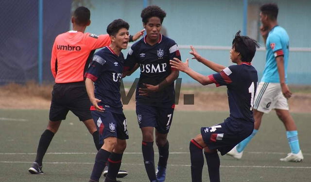 Snayder Laines se formó en San Martín, y ha jugado en el fútbol europeo. Foto: San Martín 