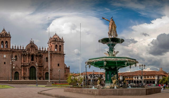  La Plaza de Armas de Cusco es un excelente punto de reunión de los turistas. Foto: Perú Travel.   