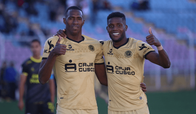 José Fajardo y Abdiel Ayarza siguen jugando juntos en Cusco FC y también han coincidido en la selección panameña. Foto: Cusco FC   
