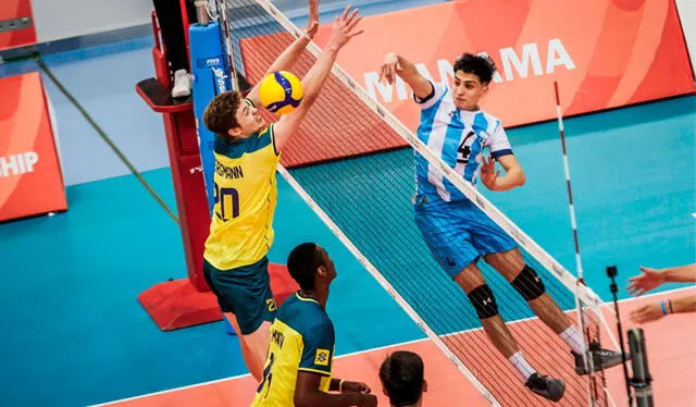 Argentina dominó a Brasil por 3-0 en la última fecha de la segunda ronda. Foto: Volleyball World   