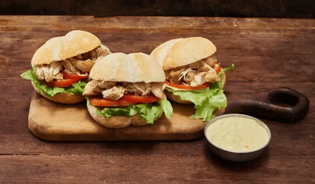  Sanguches de pollo a la brasa. Foto: Recetas Nestlé   