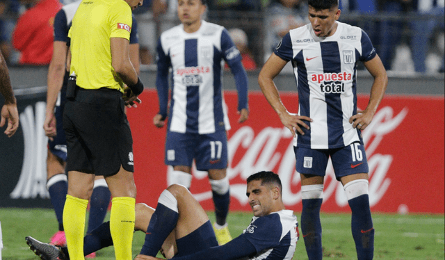 Pablo Sabbag tuvo que ser cambiado a los 10 minutos de entrar al campo ante Atlético Mineiro en Copa Libertadores. Foto: Archivo GLR   