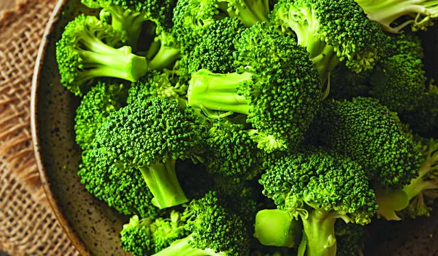  Comer brócoli&nbsp;puede mejorar la función intestinal, lo que lleva a un sistema digestivo saludable. Foto: difusión   