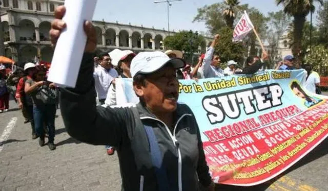  Docentes del Sutep en Arequipa saldrán a marchar a partir de las 10.00 a . m. Foto: GLR   