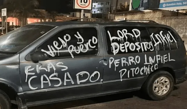 Las imágenes dejaron atónitos a los usuarios por las singulares frases que escribió la mujer en el carro. Foto: composición LR/Facebook   