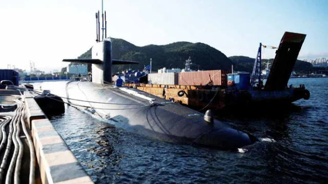 El submarino estadounidense de misiles balísticos USS Kentucky, anclado en Busan, ha generado la molestia de Corea del Norte. Foto: France 24   