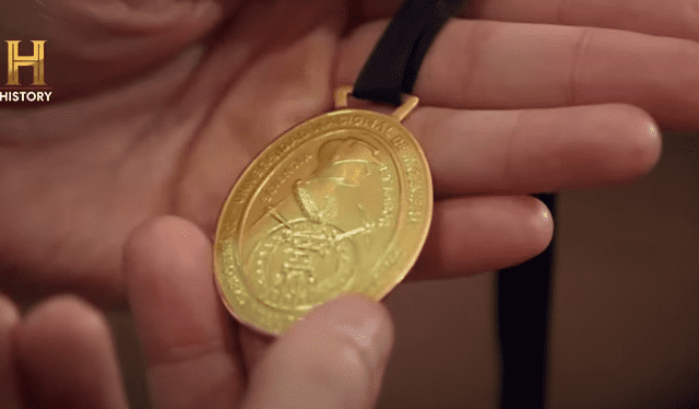  Medalla que la UNI le dio a Oppenheimer fue vendida en 'El precio de la historia'. Foto: History Latinoamérica   