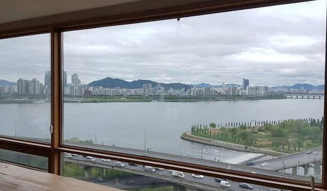Vista desde el departamento de Taehyung hacia el río Han. Foto: Daum  