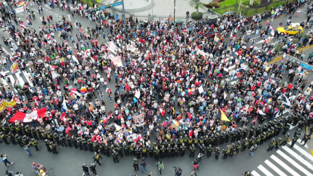 Se prevé masivas movilizaciones durante Fiestas Patrias. Foto: La República   