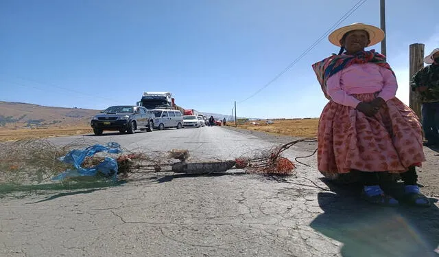  Las mujeres aimaras forman parte de las protestas en Puno. Foto: Liubomir Fernández/ La República    